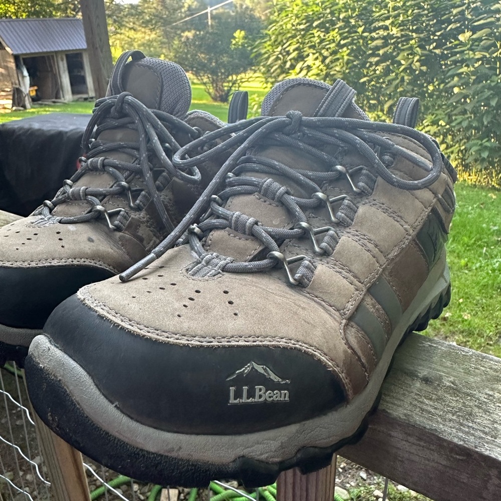 LL BEAN WOMEN’S LOW HIKERS